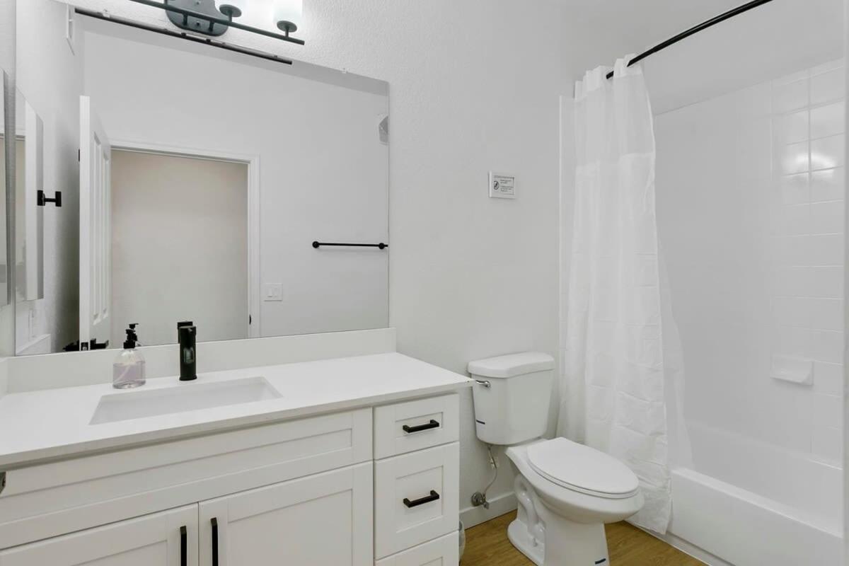 Cozysuites Glendale By The Stadium With Pool 02 Luaran gambar