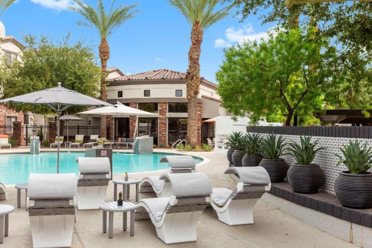 Cozysuites Glendale By The Stadium With Pool 02 Luaran gambar